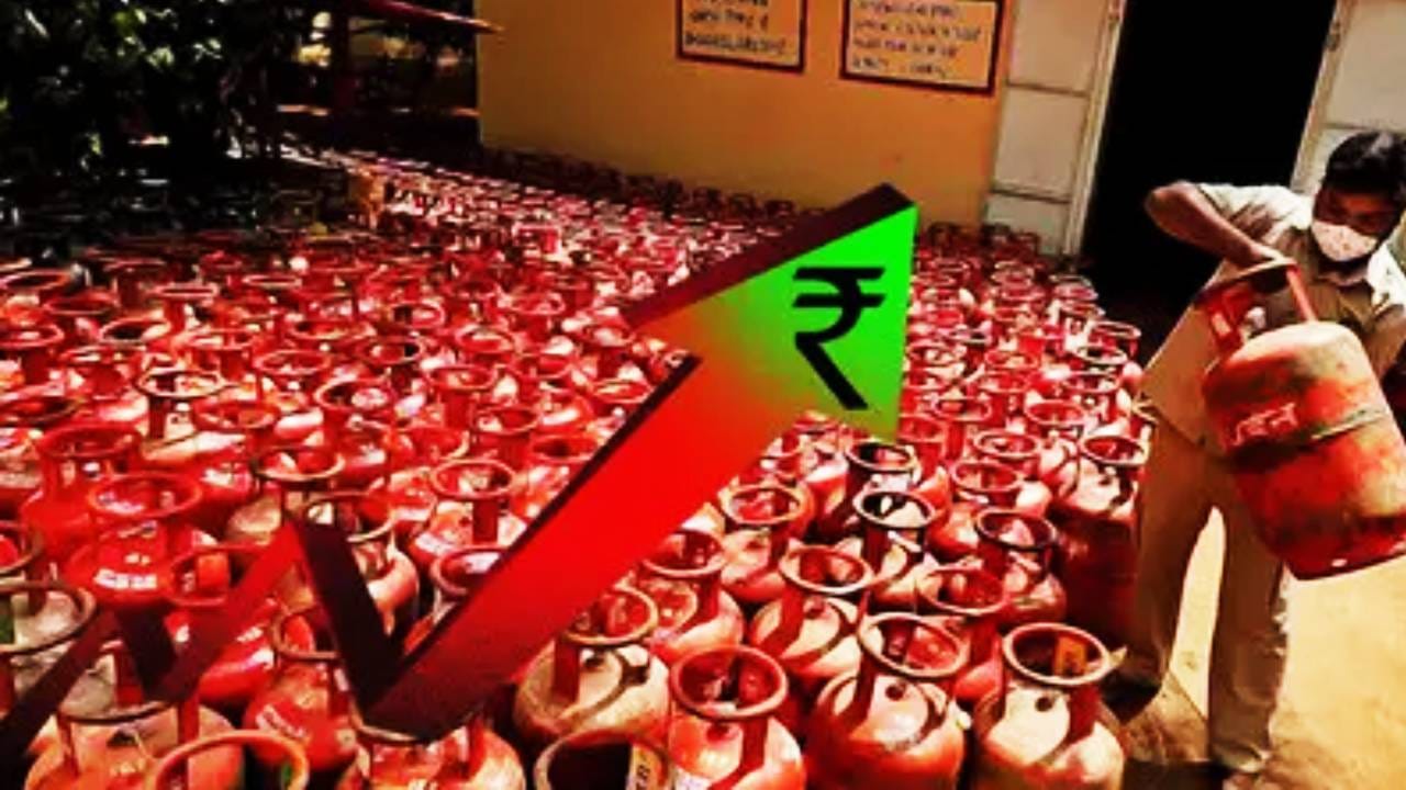 या अहवालानुसार, एप्रिल महिन्यात कंपन्यांनी घरगुती गॅस सिलेंडरचे उत्पादन वाढवलं आहे. हे उत्पादन आता 5,30,000 बॅरल प्रति दिवसावर आले आहे. पण नैसर्गिक गॅसचा पुरवठा खंडीत झाल्यास त्याचा फटका उत्पादनावर होण्याची शक्यता आहे. सरकार एलपीजी पुरवठा सुरळीत करण्यासाठी ॲक्शन मोडवर आले आहे. त्यासाठी विविध उपाय करण्यात आले आहे.