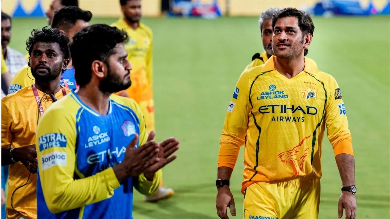 तसेच कर्णधार म्हणून सर्वाधिक 17 वेळा potm पुरस्कार जिंकण्याचा विक्रम हा महेंद्रसिंह धोनी याच्या नावावर आहे. तर रोहित शर्मा आणि गौतम गंभीर 13 potm सह दुसऱ्या स्थानी आहेत. (Photo Credit: PTI)