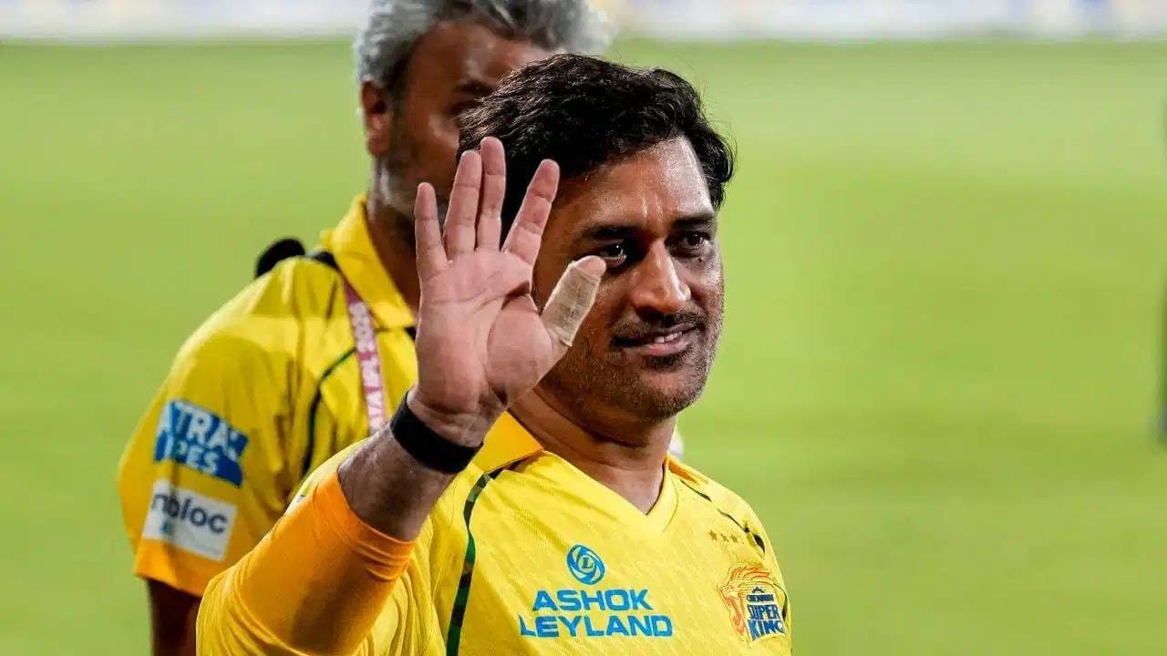 आयपीएलमध्ये महेंद्रसिंह धोनी नव्या संघासोबत खेळणार, सीएसकेसोबत काय घडलं?