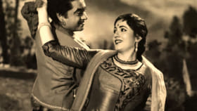 आशा भोसले या अभिनेत्रीचं सौंदर्य पाहून विसरलेल्या रेकॉर्डिंग, बघतच....