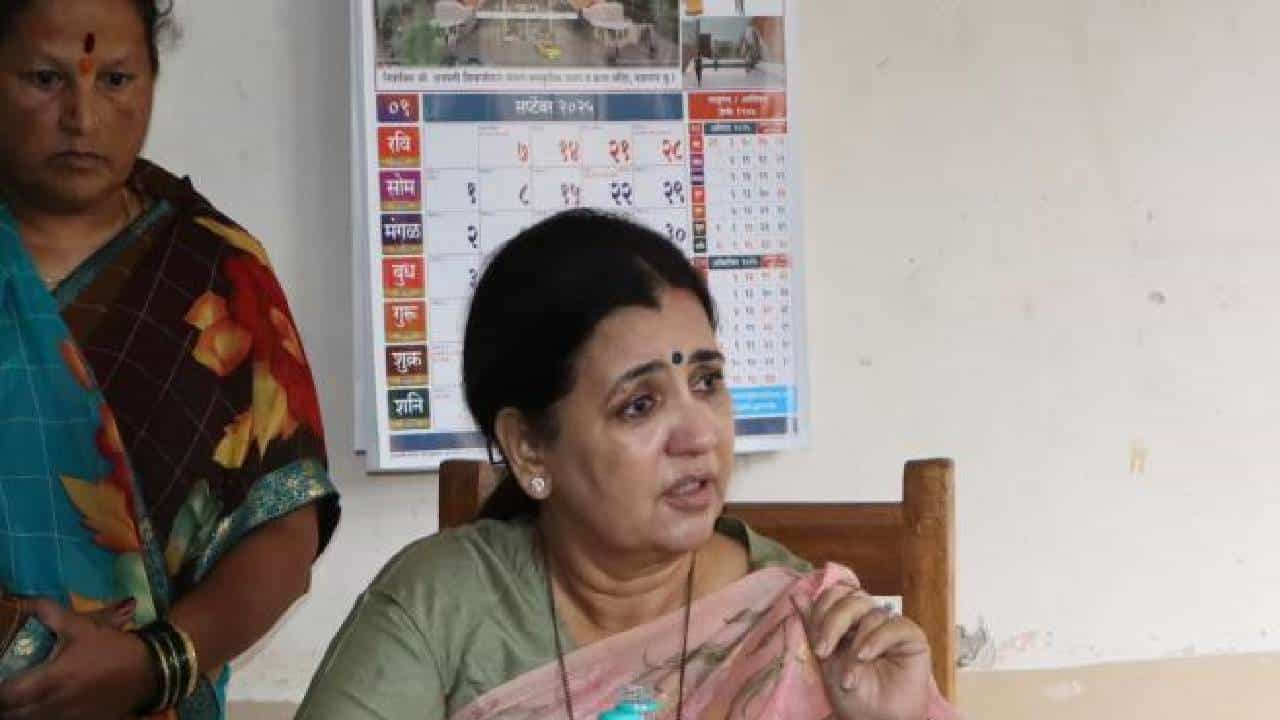Madhuri Misal : पुण्यातही काही कट्टर प्रवृत्तीचे घटक..बकऱ्याच्या कुर्बानीवरुन राज्यमंत्री माधुरी मिसाळ यांचं पोलिसांना पत्र