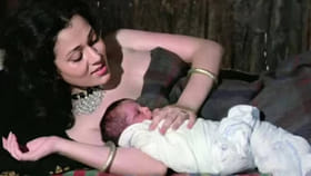 ओल्या साडीमधील सीनमुळे रातोरात बनली स्टार, पण एका चुकीमुळे करिअर....