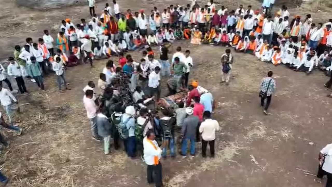 40 डिग्रीच्या उन्हात मनोज जरांगे पाटील यांचे उपोषण सुरु; सरकारकडून मनधरणी सुरू..