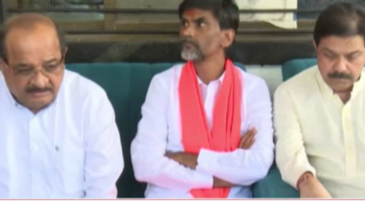 सरकारचं शिष्टमंडळ मनोज जरांगे पाटील यांच्या भेटीला, मागण्या मान्य होणार की नाही? विखे पाटलांनी मांडली सरकारची बाजू