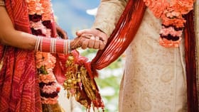 70 वर्षांच्या बड्या नेत्याचं 20 वर्षांच्या विद्यार्थिनीशी लग्न.