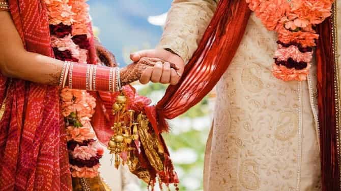 70 वर्षांच्या बड्या नेत्याचं 20 वर्षांच्या विद्यार्थिनीशी लग्न; 50 कोटींची प्रॉपर्टीसुद्धा केली नावावर