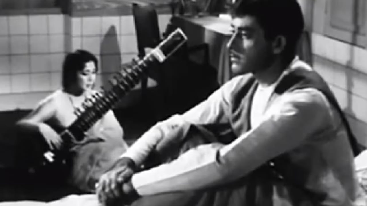1963 साली प्रदर्शित झालेला Dil Ek Mandir हा चित्रपट अतिशय कमी वेळात शूट करण्यात आला होता. एवढ्या जलद गतीने तयार होऊनही या चित्रपटाने प्रेक्षकांच्या मनावर खोल ठसा उमटवला. आजही हा चित्रपट क्लासिक म्हणून ओळखला जातो.