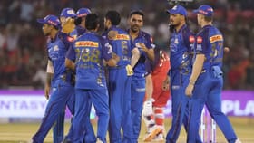 मुंबई इंडियन्स तीन सामन्यात कोणत्या संघाचं प्लेऑफचं स्वप्न भंग करणार?.