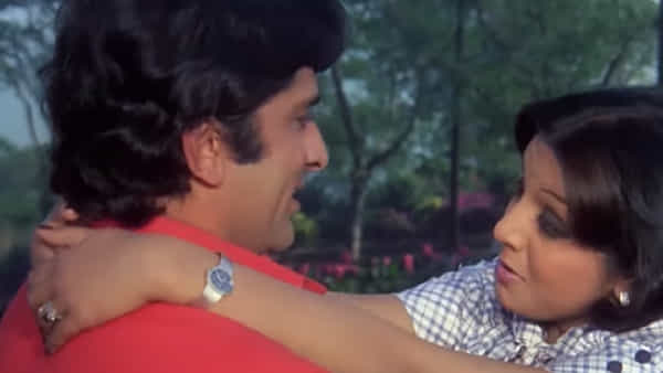 नीतू कपूर सध्या तिच्या आगामी ‘दादी की शादी’ या चित्रपटामुळे चर्चेत आहे. या चित्रपटातून तिची मुलगी रिद्धिमा कपूर अभिनय क्षेत्रात पदार्पण करत आहे. 67 वर्षीय नीतू कपूरने आपल्या कारकिर्दीत अनेक गाजलेल्या चित्रपटांमध्ये काम करत प्रेक्षकांच्या मनात वेगळी ओळख निर्माण केली आहे.
