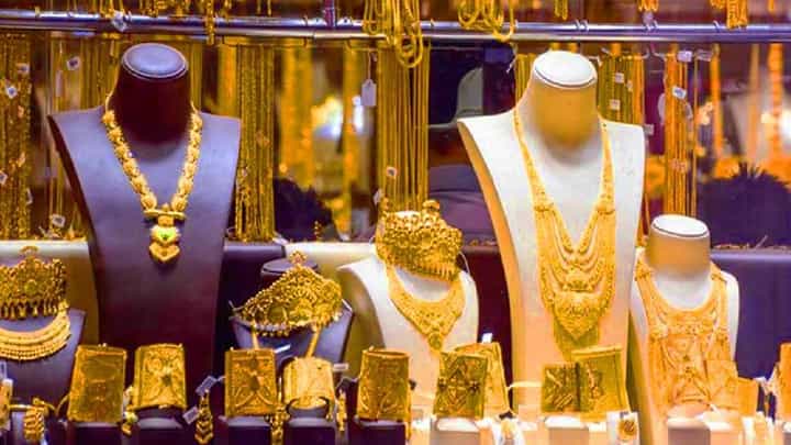 Gold | पीएम मोदींच्या सोनं खरेदीवरील आवाहनानंतर ज्वेलरी उद्योगाची मोठी प्रतिक्रिया, सोनं खरेदी बंद केल्यास.... Gold | पीएम मोदींच्या सोनं खरेदीवरील आवाहनानंतर ज्वेलरी उद्योगाची मोठी प्रतिक्रिया, सोनं खरेदी बंद केल्यास....