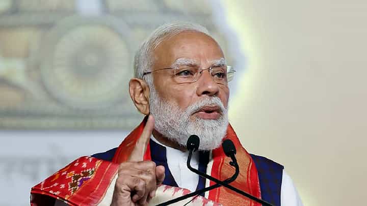 PM Narendra Modi | पुन्हा वर्क फ्रॉम होमची गरज; जागतिक संकटाच्या पार्श्वभूमीवर मोदींचं मोठं आवाहन PM Narendra Modi | पुन्हा वर्क फ्रॉम होमची गरज; जागतिक संकटाच्या पार्श्वभूमीवर मोदींचं मोठं आवाहन