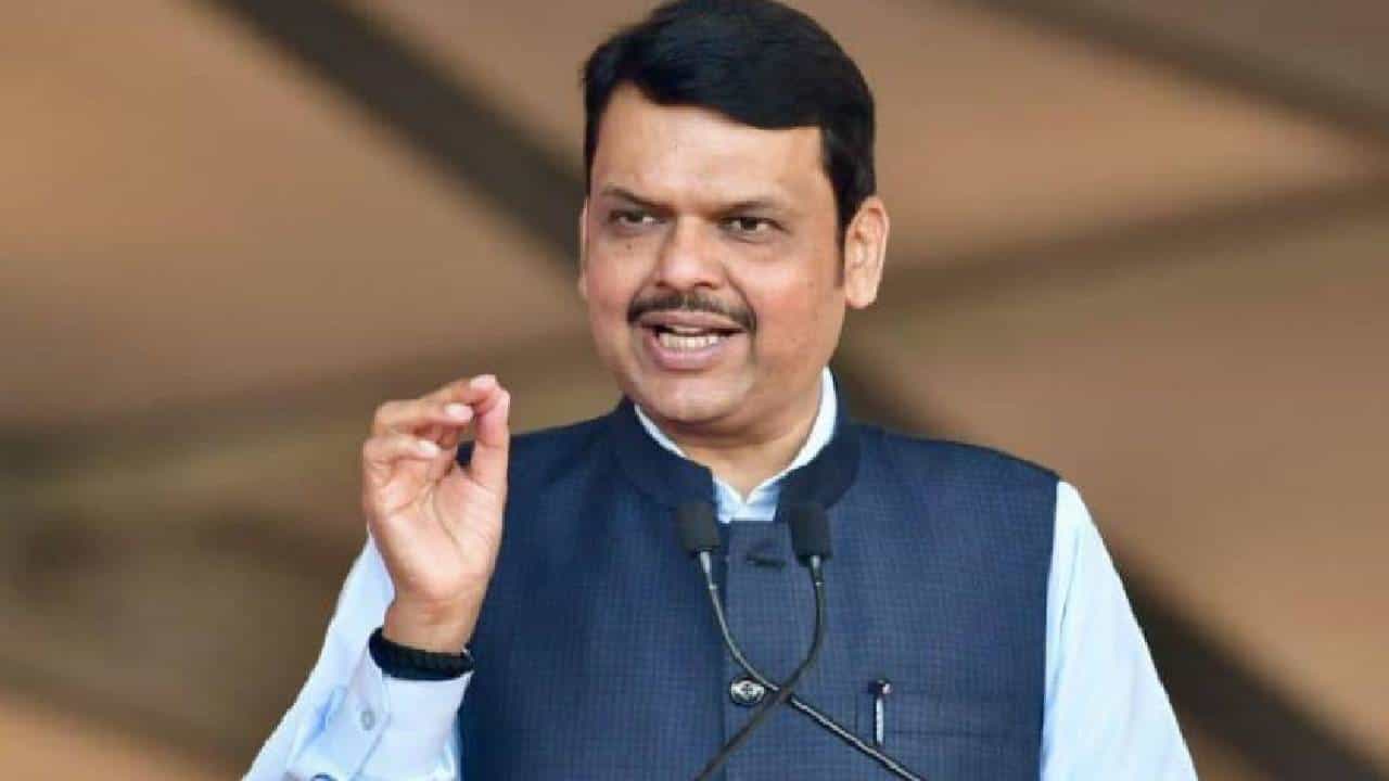 महाराष्ट्र पोलिसांसाठी फडणवीस सरकारचा मोठा निर्णय, नेमकी घोषणा काय?