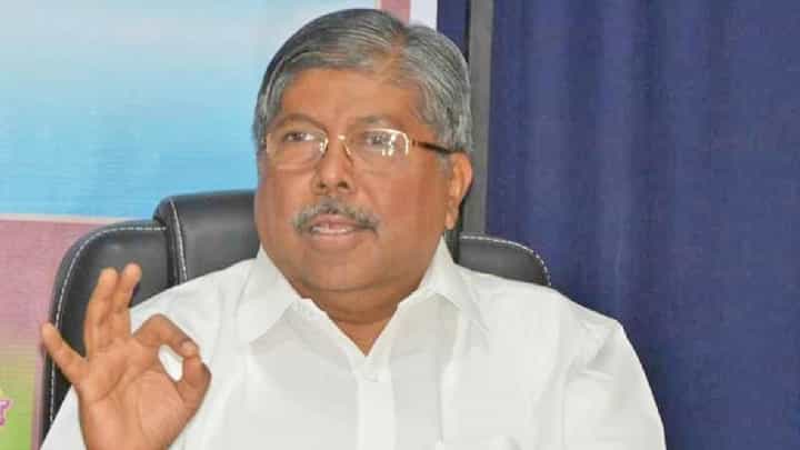 Chandrakant Patil | राष्ट्रवादीच्या नव्या यादीवरून वाद, प्रफुल पटेल यांना डावललं? चंद्रकांत पाटील काय म्हणाले? Chandrakant Patil | राष्ट्रवादीच्या नव्या यादीवरून वाद, प्रफुल पटेल यांना डावललं? चंद्रकांत पाटील काय म्हणाले?