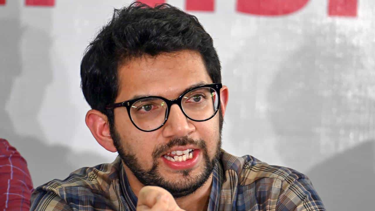 Aaditya Thackeray On PM Modi | मोदींचे मंत्री हे नियम पाळणार का? मोदींच्या काटकसरीच्या आवाहनानंतर आदित्य ठाकरेंचा सवाल!