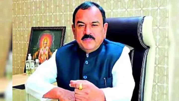 Ashok Kharat Case Update | अशोक खरातच्या अडचणी वाढल्या; आर्थिक फसवणूक प्रकरणात 5 दिवसांची पोलीस कोठडी Ashok Kharat Case Update | अशोक खरातच्या अडचणी वाढल्या; आर्थिक फसवणूक प्रकरणात 5 दिवसांची पोलीस कोठडी