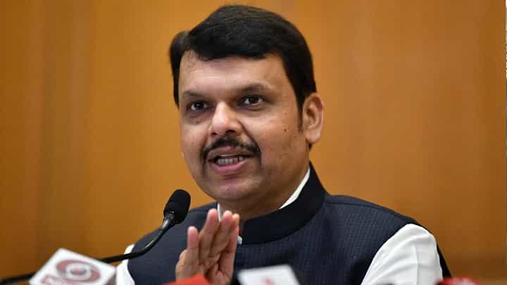 Devendra Fadnavis | पंतप्रधान मोदींच्या परदेश दौऱ्यावर टीका करणाऱ्यांना फडणवीसांनी सुनावलं! म्हणाले, मी त्यांना बिनडोकच म्हणीन.... Devendra Fadnavis | पंतप्रधान मोदींच्या परदेश दौऱ्यावर टीका करणाऱ्यांना फडणवीसांनी सुनावलं! म्हणाले, मी त्यांना बिनडोकच म्हणीन....