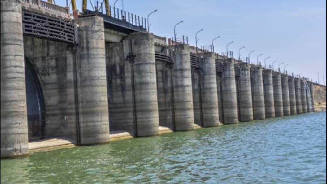 Jayakwadi Dam | मराठवाड्यात पाणीटंचाईची भीती, जायकवाडीतील पाणी झपाट्याने घटलं, केवळ इतका पाणीसाठा शिल्लक