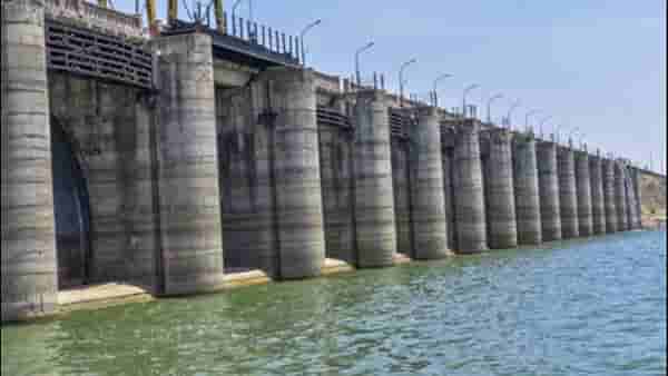 Jayakwadi Dam | मराठवाड्यात पाणीटंचाईची भीती, जायकवाडीतील पाणी झपाट्याने घटलं, केवळ इतका पाणीसाठा शिल्लक