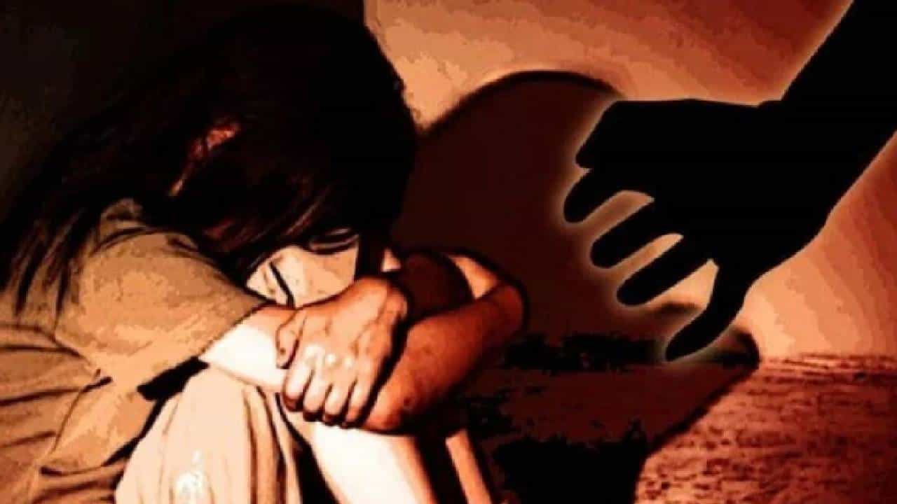 Kalyan | कल्याण हादरलं! रेल्वे स्थानकात 14 वर्षांच्या मुलीवर अत्याचार, महिला सुरक्षेचा प्रश्न  पुन्हा ऐरणीवर