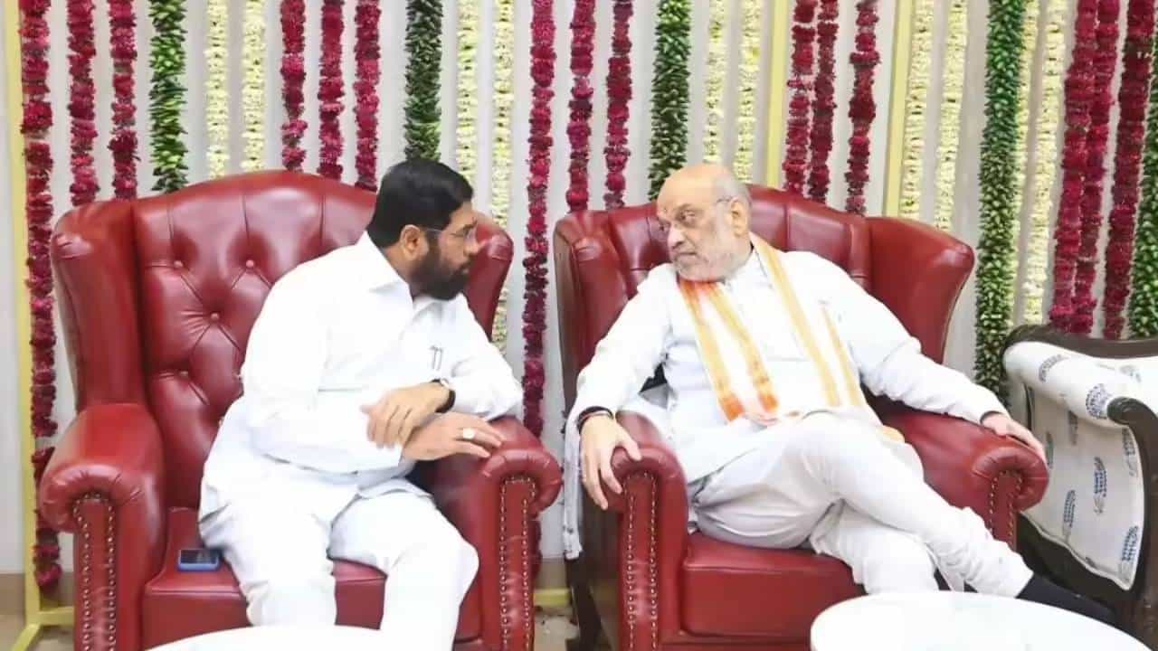 Eknath Shinde | एकनाथ शिंदे नाराज? दिल्लीत शिंदे-शाहांची गुप्त भेट.... भेटीमागचं कारण काय? Eknath Shinde | एकनाथ शिंदे नाराज? दिल्लीत शिंदे-शाहांची गुप्त भेट.... भेटीमागचं कारण काय?