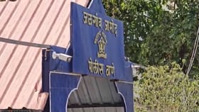 मुलीच्या हत्येबद्दल बापलेकाना अटक आणि 20 दिवसांनी मुलगी स्वत: हजर.