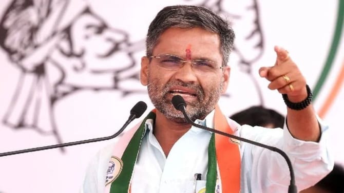 शरद पवारांच्या पक्षाचा खासदार रुग्णालयात दाखल, प्रकृतीबाबत मोठी अपडेट