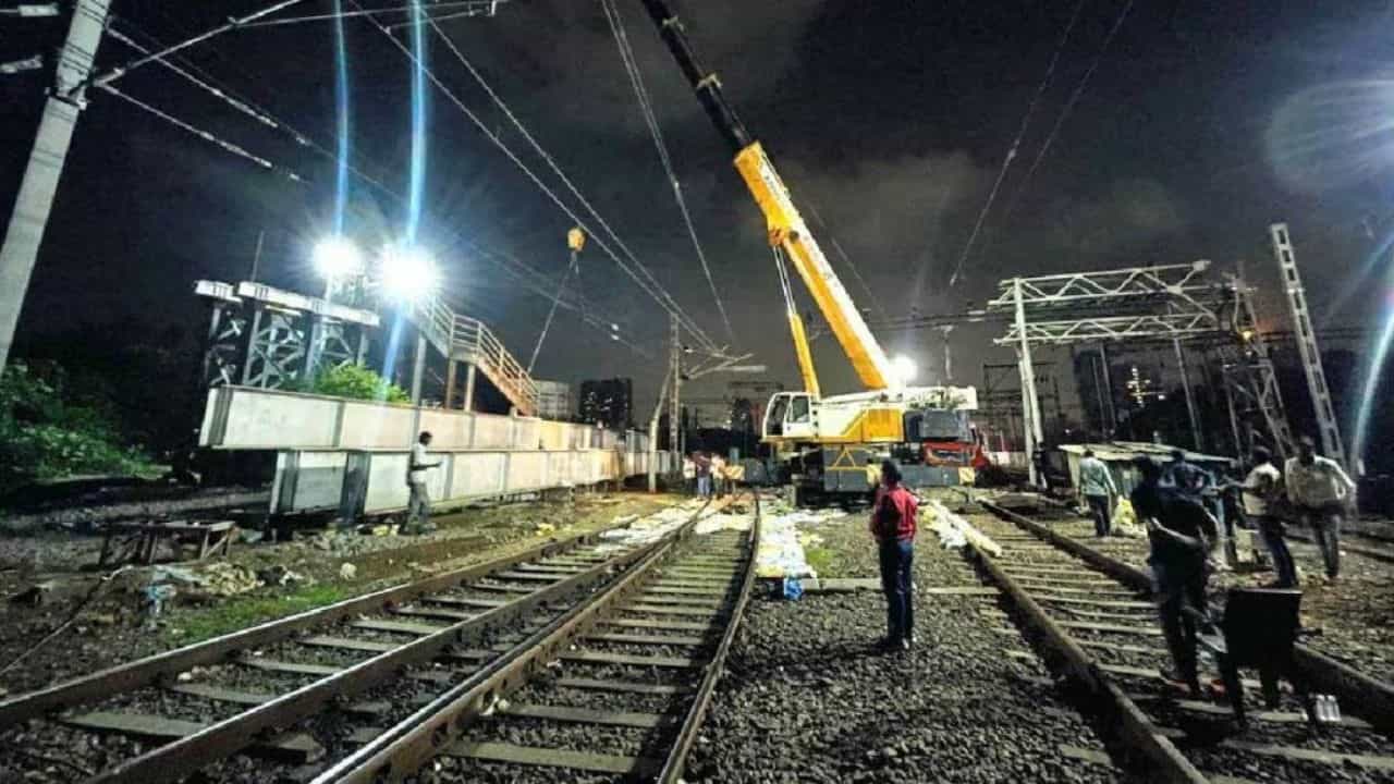 मध्य रेल्वेवर सलग तीन रात्र पॉवर ब्लॉक, विद्याविहार येथे पादचारी पुलाचे गर्डर लाँचिंग, वाहतूकीत काय बदल ?