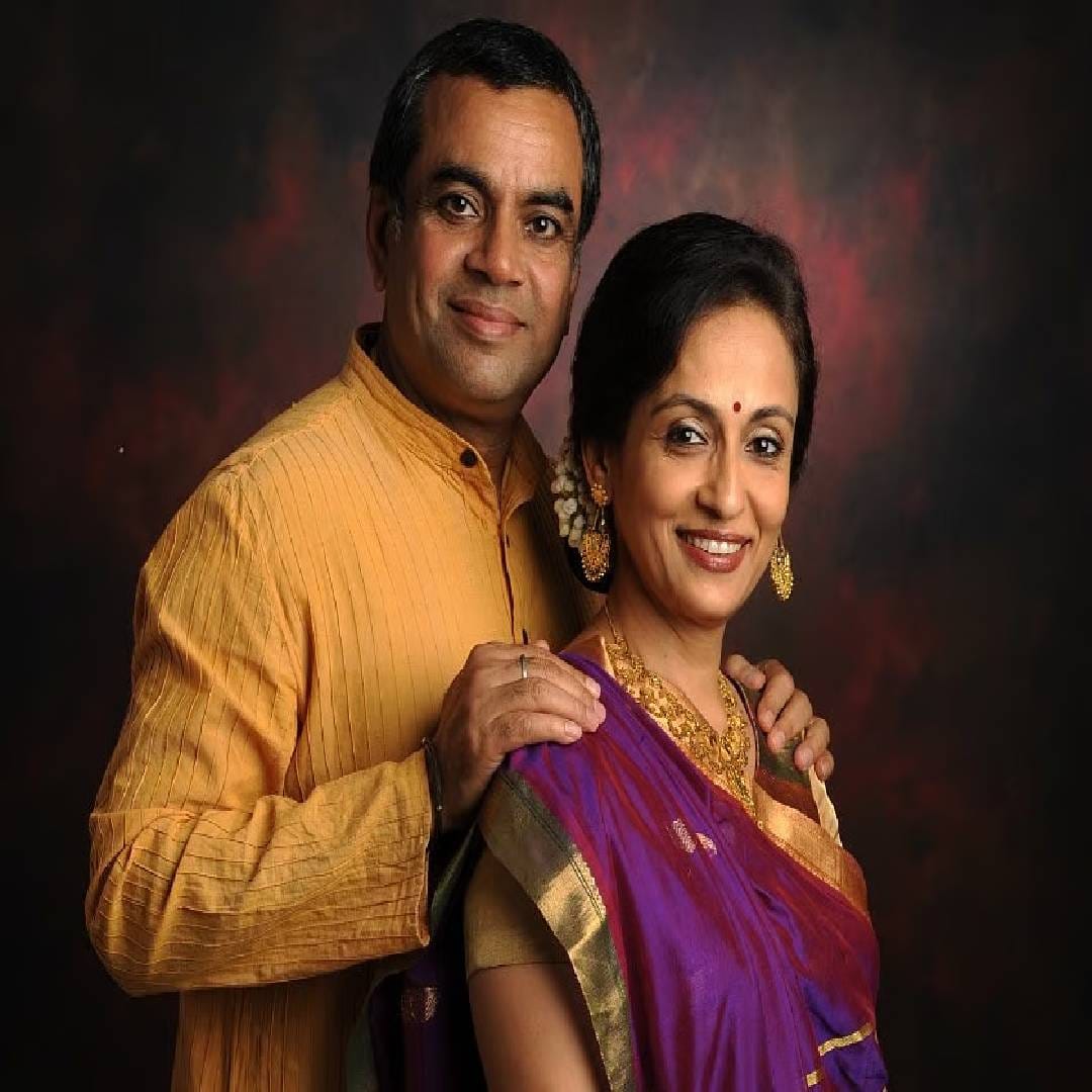  उरी द सर्जिकल स्ट्राइक या चित्रपटाचं प्लानिंग चाललेलं. त्यावेळी माझे पती परेश रावल आणि माझा मुलगा आदित्य हे दोघे आदित्य धरला भेटले होते. ते त्या चित्रपटाबद्दल सतत बोलायचे. आमच्या घरी सुद्धा तोच विषय असायचा.  उरी द सर्जिकल स्ट्राइक मध्ये परेश रावल यांनी गोविंद भारद्वाजची व्यक्तीरेखा साकारली आहे. NSA अजित डोवाल यांच्यापासून ही भूमिका प्रेरित आहे. 