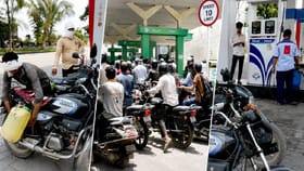 इंधन टंचाई की अफवा? ही तर पेट्रोल-डिझेलची साठेबाजी....