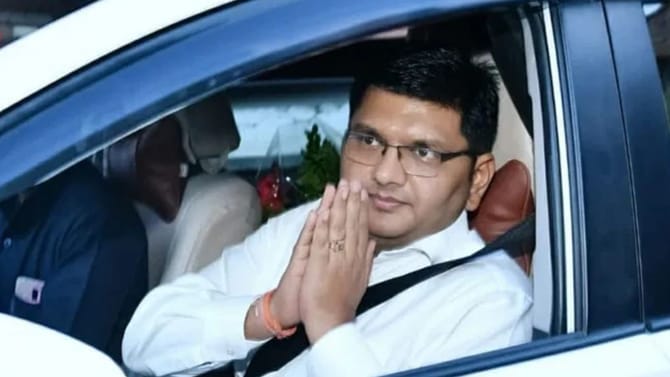 शरद पवारांच्या पक्षाला मोठा धक्का? माजी मंत्री भाजपच्या वाटेवर?