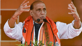 मोठी अपडेट! NEET पेपरफुटी प्रकरणी राजनाथ सिंह यांच्या निवासस्थानी बैठक
