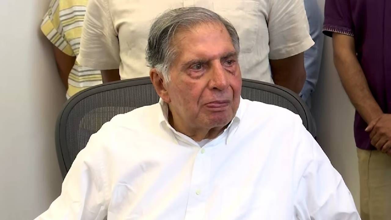 Tata Group Trent Company ने पहिल्यांदा गुंतवणूकदारांना बोनस शेअर देण्याचे जाहीर केले. कंपनीने बोनस इश्यूसाठी रेकॉर्ड डेटही जाहीर केली आहे. याच महिन्यात ही तारीख निश्चित करण्यात आली आहे. इतकेच नाही तर कंपनी गुंतवणूकदारांना डिव्हिडंडचे गिफ्ट देणार आहे. 