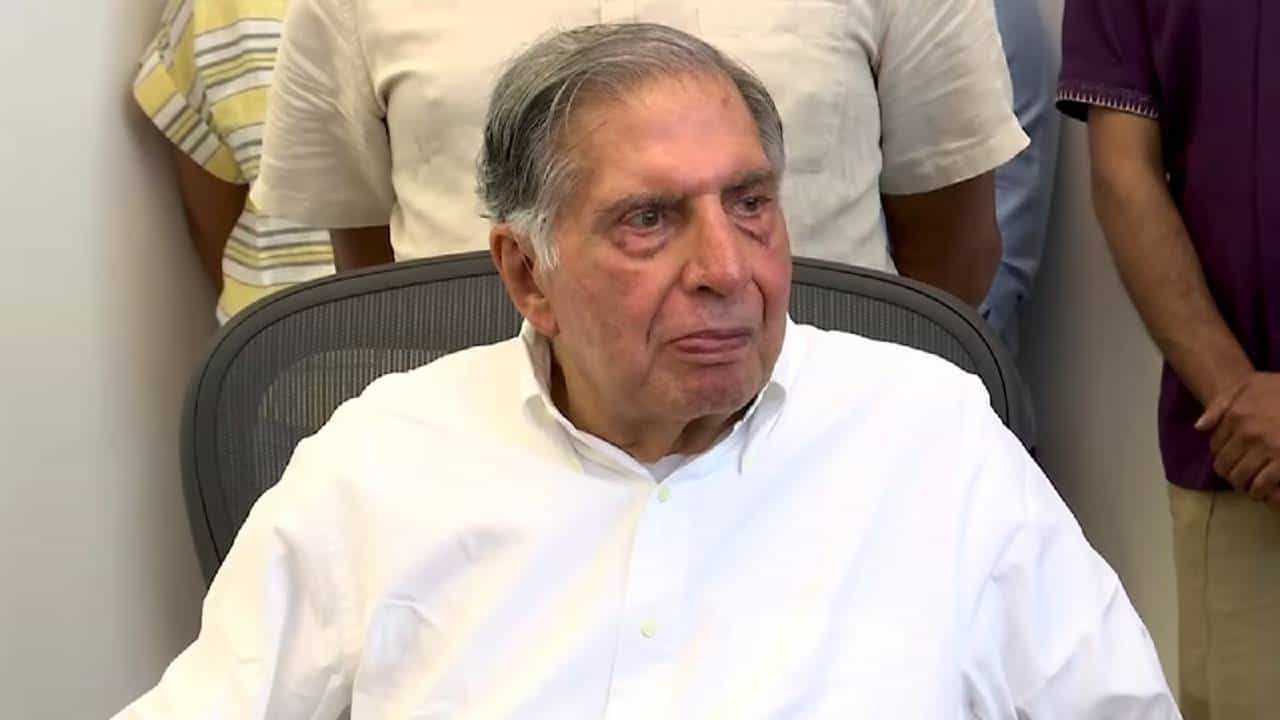 Tata Group Trent Company ने पहिल्यांदा गुंतवणूकदारांना बोनस शेअर देण्याचे जाहीर केले. कंपनीने बोनस इश्यूसाठी रेकॉर्ड डेटही जाहीर केली आहे. याच महिन्यात ही तारीख निश्चित करण्यात आली आहे. इतकेच नाही तर कंपनी गुंतवणूकदारांना डिव्हिडंडचे गिफ्ट देणार आहे.