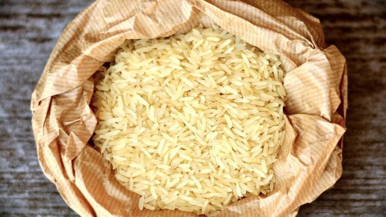 इतर देशांमध्ये बांगलादेशने 60,570.45 हजार मेट्रिक टन, इंडोनेशियाने 53,142.73 हजार मेट्रिक टन आणि व्हिएतनामने 43,450.45 हजार मेट्रिक टन धानाचे उत्पादन केले. थायलंड, म्यानमार, फिलिपाइन्स, पाकिस्तान आणि कंबोडिया हे देखील प्रमुख उत्पादक देशांमध्ये समाविष्ट आहेत.