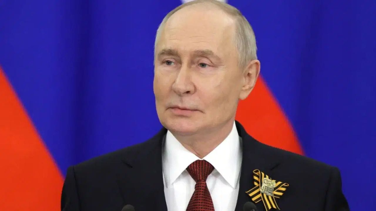हल्ल्याची तयारी करा, पुतिन यांचा संयम सुटला; अमेरिका, इराण युद्धादरम्यान सर्वात मोठी बातमी, जग हादरलं हल्ल्याची तयारी करा, पुतिन यांचा संयम सुटला; अमेरिका, इराण युद्धादरम्यान सर्वात मोठी बातमी, जग हादरलं