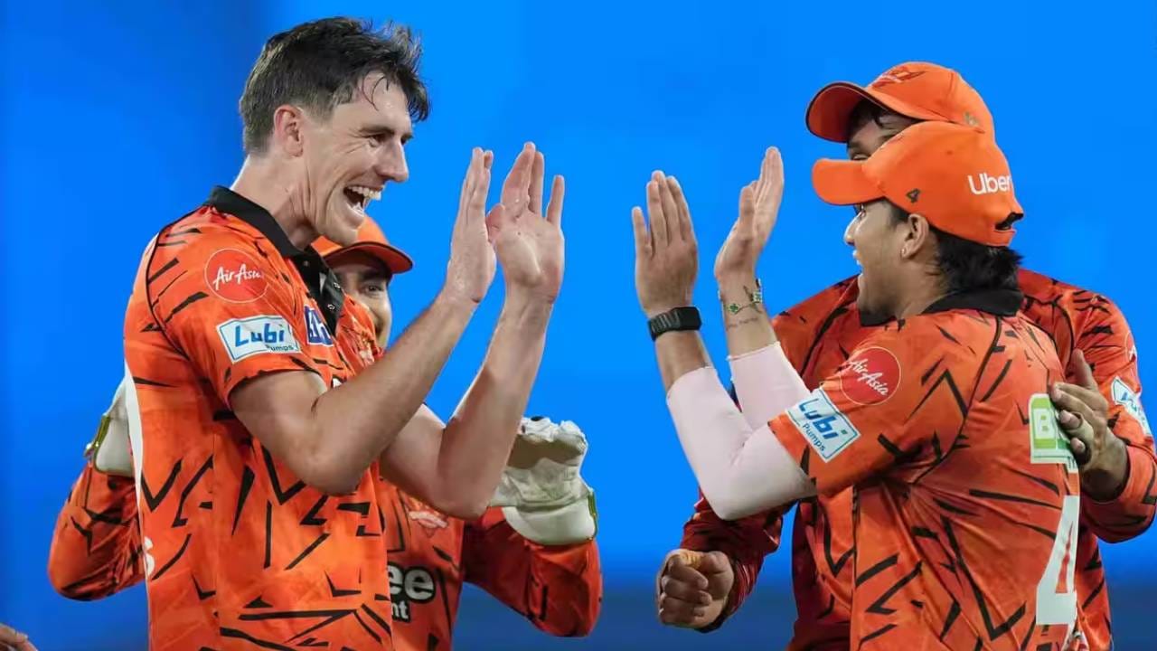 क्रिकेट ऑस्ट्रेलियाने त्याचासोबतचा करार तीन वर्षांनी वाढवण्याचा निर्णय घेतला आहे. तसेच त्याला 12 मिलियन म्हणजेच 114 कोटी देण्याची ऑफर दिली आहे. लीग स्पर्धेतील त्याचा इंटरेस्ट कमी करण्यासाठी इतकी मोठी ऑफर क्रिकेट ऑस्ट्रेलियाने दिल्याची चर्चा आहे. कारण जास्तीत जास्त सामने देशासाठी खेळता येतील. (Photo: IPL/BCCI)