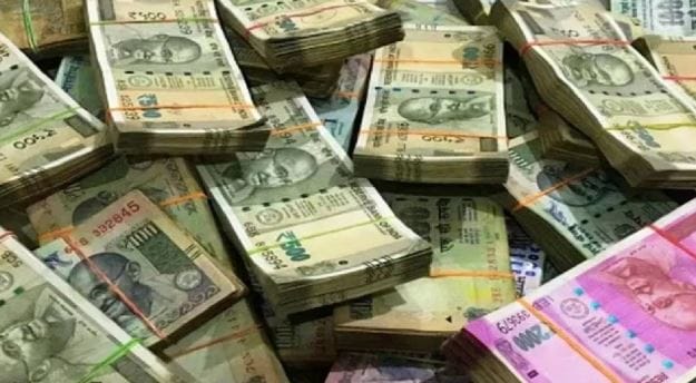 आता या योजनेतून तुम्ही तुमच्या मुलीसाठी तब्बल 50 लाख रुपये कसे जमवू शकता, ते जाणून घेऊ या. तुमची मुलगी जर एका वर्षाची असेल तर तुम्ही तिचे खाते उगडून प्रत्येक वर्षाला 1 लाख 9 हजार रुपयांची गुंतवणूक करायची.