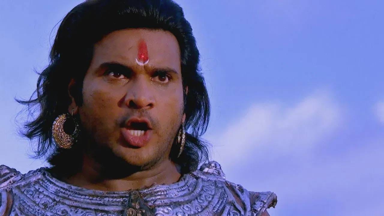 भीमची भूमिका सौरन गुर्जरने साकारली होती. त्यावेळी शो मध्ये अभिनेत्याचं वय अवघं 29 वर्ष होतं. म्हणजे कुंतीचा रोल साकारणाऱ्या शफकपेक्षा भीम वयाने मोठा होता. 