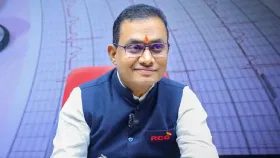 मोटेगावकरचा नवा प्रताप! तांब्यात पाणी घेतलं अन्...नको तो Videoआला समोर