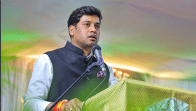 बड्या NCP नेत्याची श्रीकांत शिंदेंसोबत बंद दाराआड चर्चा; मध्यरात्री...