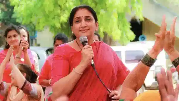 सुनेत्रा पवार विक्रमी मतांनी आघाडीवर, अजितदादांचाही विक्रम मोडला; राहुरीत काय घडतंय?