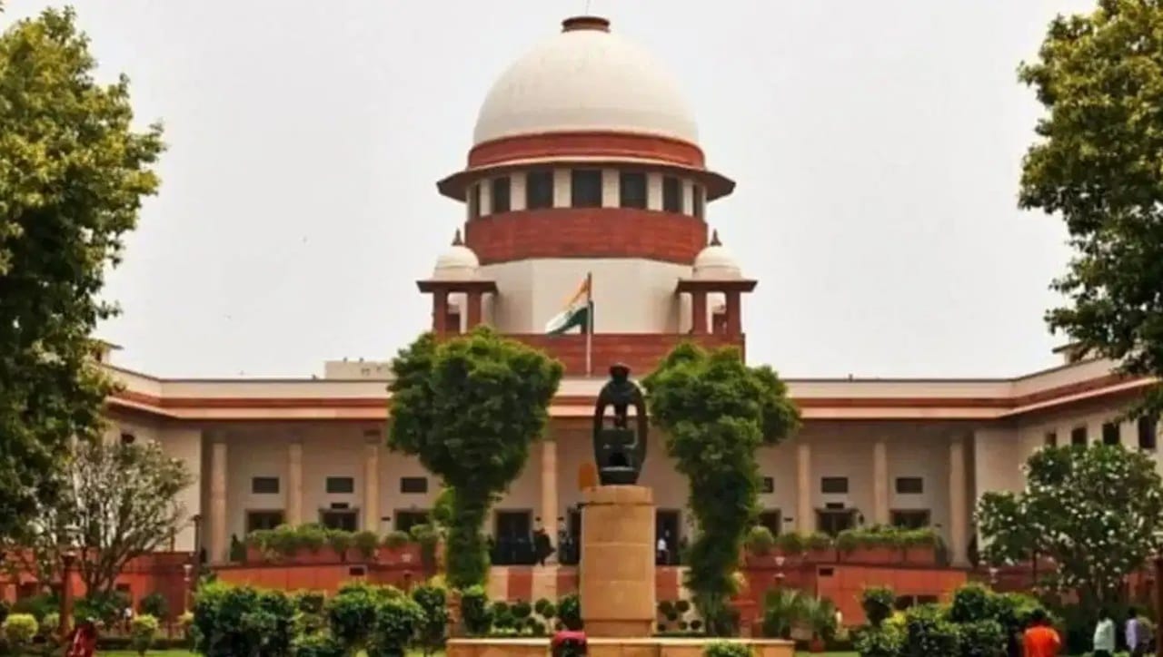 आई-वडील दोघेही IAS, मग तरीही मुलांना...; ओबीसी आरक्षणावर सर्वोच्च न्यायालयाची अत्यंत मोठी टिप्पणी आई-वडील दोघेही IAS, मग तरीही मुलांना...; ओबीसी आरक्षणावर सर्वोच्च न्यायालयाची अत्यंत मोठी टिप्पणी