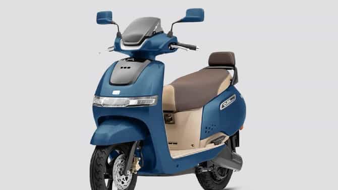 TVS iQube S नवीन अवतारात लाँच, आता एका चार्जवर धावणार 175 किमी, जाणून घ्या किंमत आणि फीचर्स