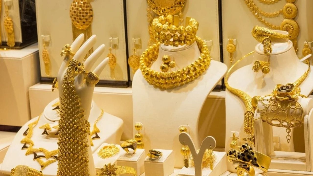 Todays Gold Rate : सोने स्वस्त, दुसऱ्या दिवशीही सोन्याच्या भावात मोठी घसरण, जाणून घ्या आजचे भाव, थेट..