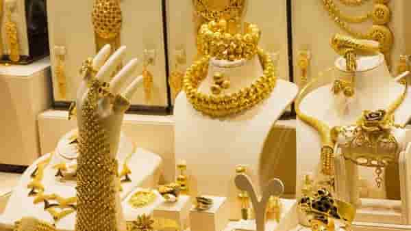 Todays Gold Rate : सोने स्वस्त, दुसऱ्या दिवशीही सोन्याच्या भावात मोठी घसरण, जाणून घ्या आजचे भाव, थेट..