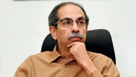 मोठी बातमी! सामूहिक राजीनाम्यांनी ठाकरे गटात खळबळ, 82 जणांनी साथ...