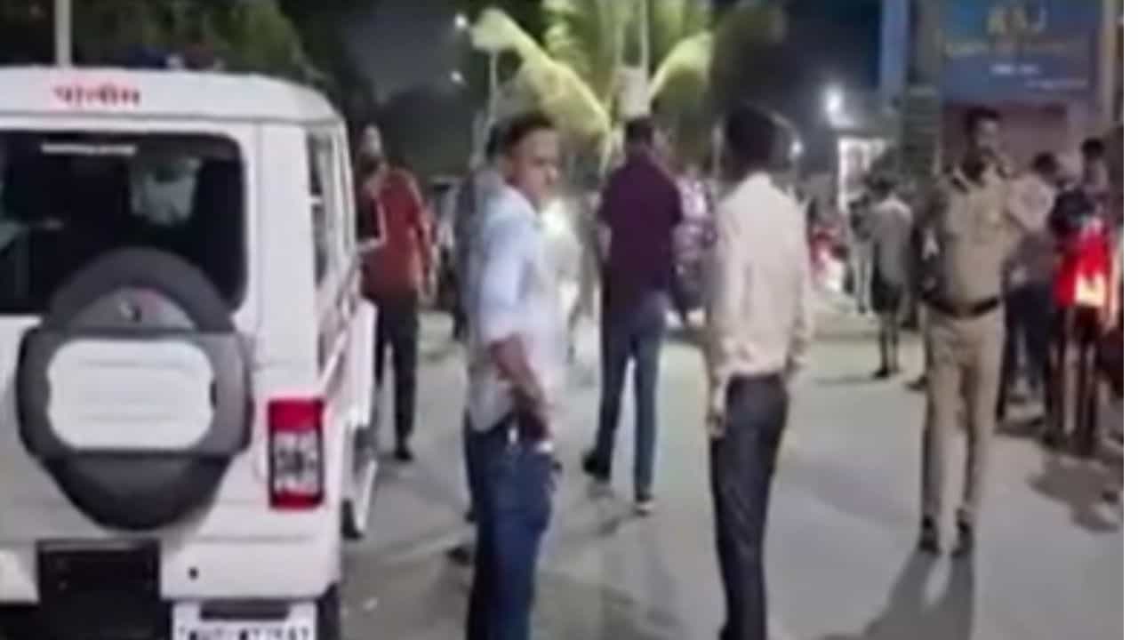 मोठी बातमी! गोळीबाराच्या घटनेनं उल्हासनगर हादरलं, 7 ते 8 जणांकडून अंदाधुंद फायरिंग, दोघांचा मृत्यू, एक जखमी