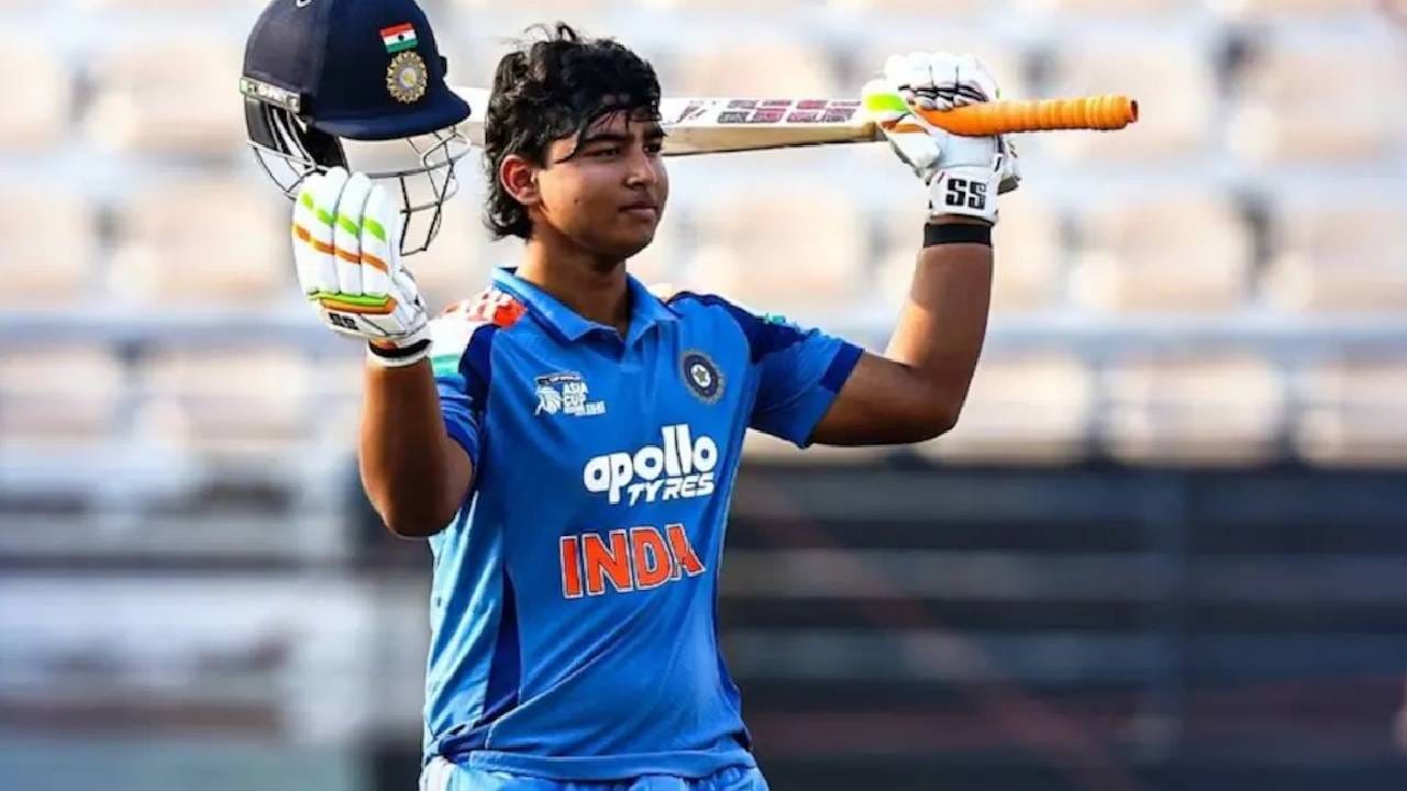 वैभव सूर्यवंशी T20  मध्ये नवीन चेंडूवरही धमाल फलंदाजी केली आहे. जर तो टेस्ट क्रिकेटमध्ये 50 षटकांच्या  फॉर्ममध्ये खेळला तर तो काय कमाल करू शकतो असे फिंच यांना वाटते. त्यांच्या मते वैभवला कसोटी मालिकेत पहिल्या नाही तर पाचव्या क्रमांकावर खेळायला पाठवायला हवे. 