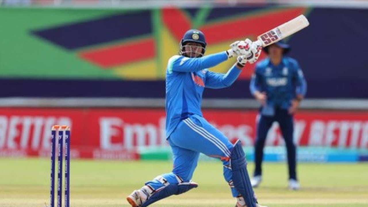 वैभव सूर्यवंशी हा IPL 2026 मध्ये कमाल करत आहे. त्याने राजस्थान रॉयल्ससाठी चांगली जोमदार खेळी केली आहे. तो ऑरेंज कॅपच्या स्पर्धेत टॉप-5 मध्ये आहे. या हंगामात त्याने 400 हून अधिक धावा केल्या आहेत. आयपीएलनंतर भारतीय संघ झिम्बाब्वे दौऱ्यावर आहे, त्या संघात त्याला संधी मिळू शकते. 
