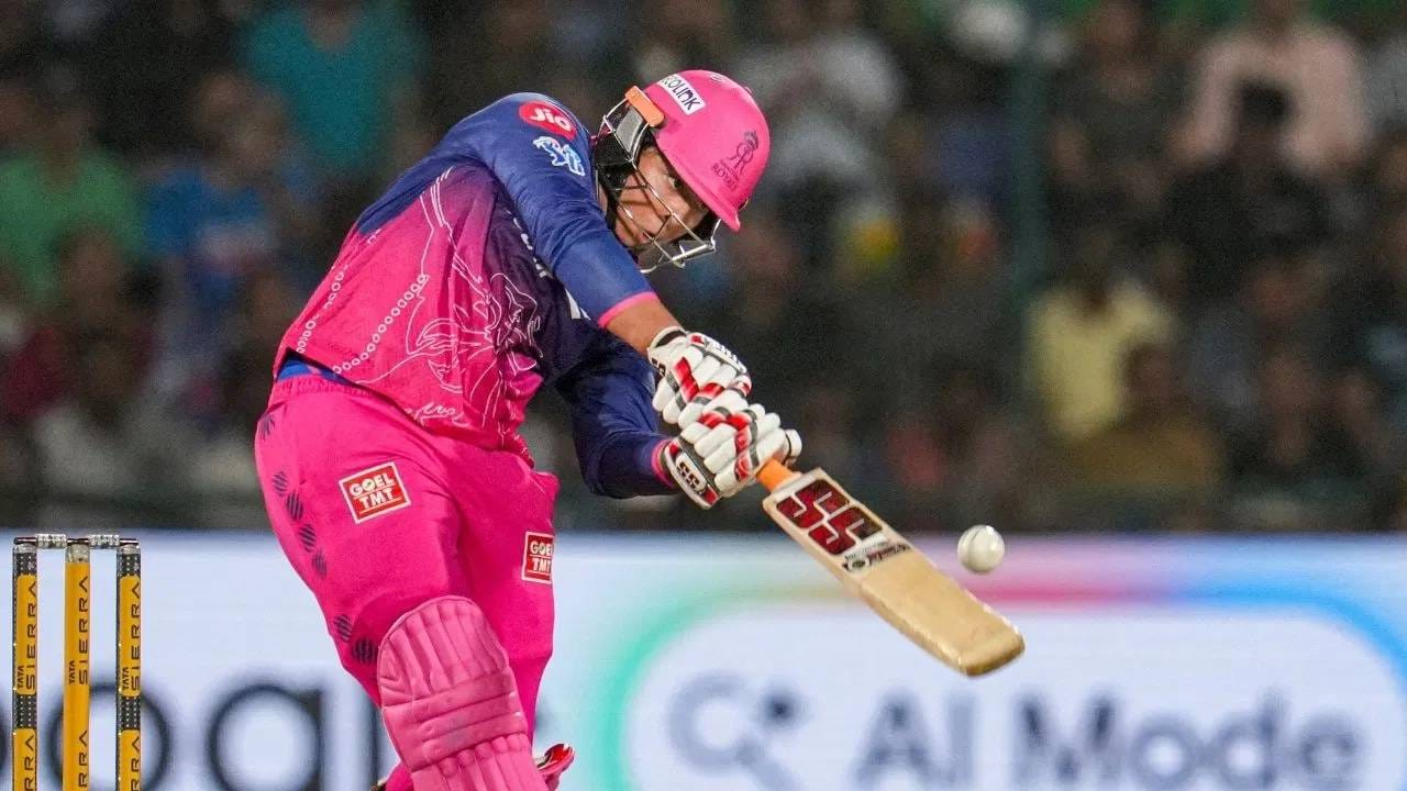 राजस्थान रॉयल्सचा ओपनर आतापर्यंत आयपीएलची दोन पर्व खेळली आहेत. त्याने आयपीएल कारकिर्दीत 367 चेंडूत 77 षटकार मारले. आता त्याने 23 षटकार मारले तर रजत पाटिदारच नाही तर आंद्रे रसेलचा विक्रमही मोडू शकतो. (Photo: PTI)
